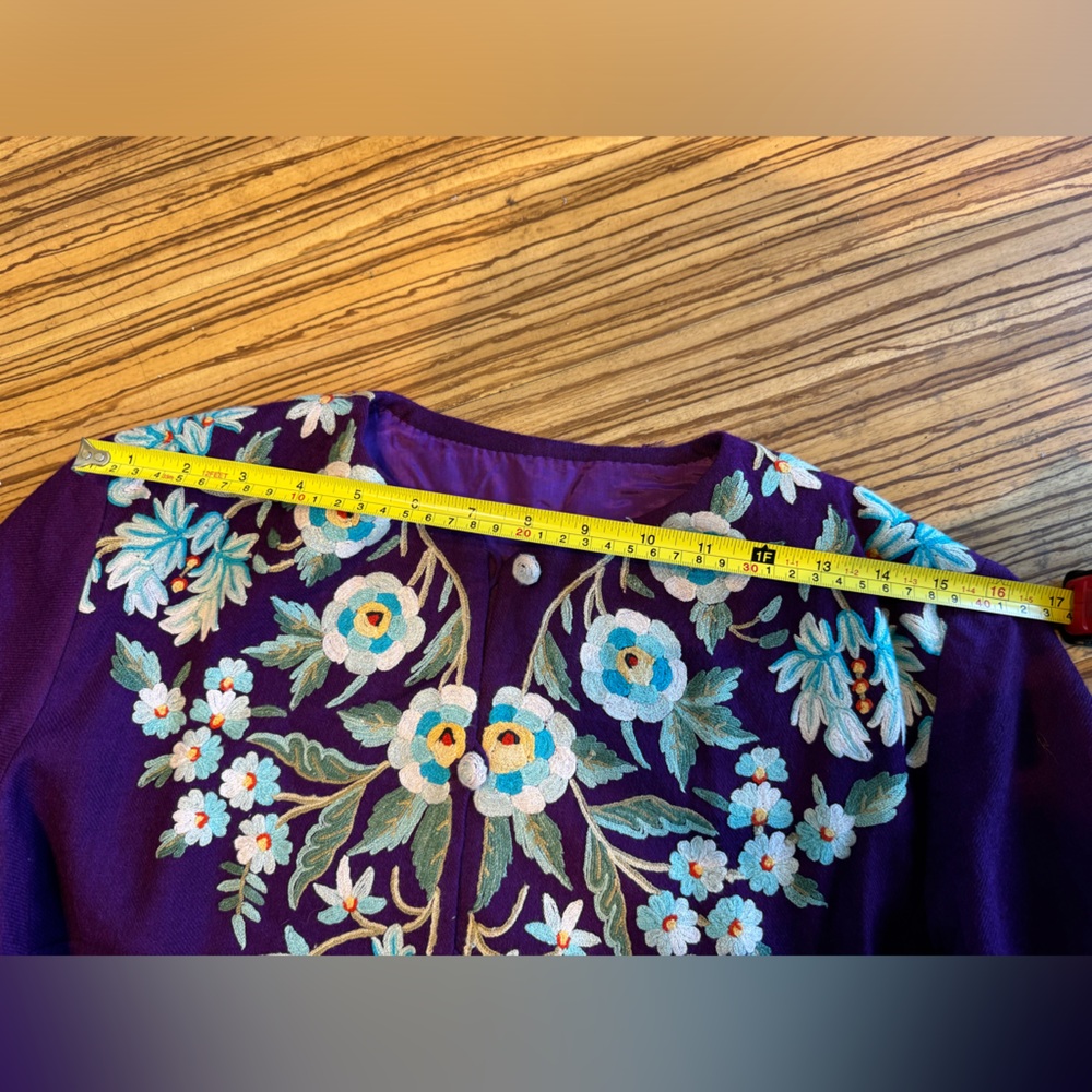 Vintage purple hand embroidered robe style button-up dress - Picture 9 of 12